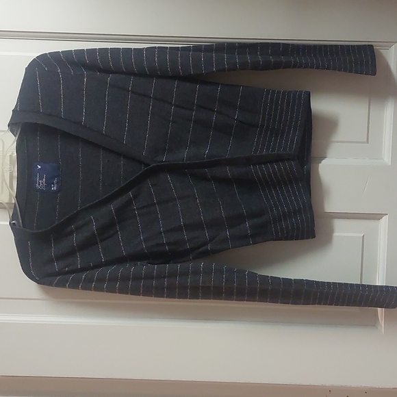 ❣️💫MARK DOWN💫❣ American Eagle Gray Cardigan - Picture 1 of 5